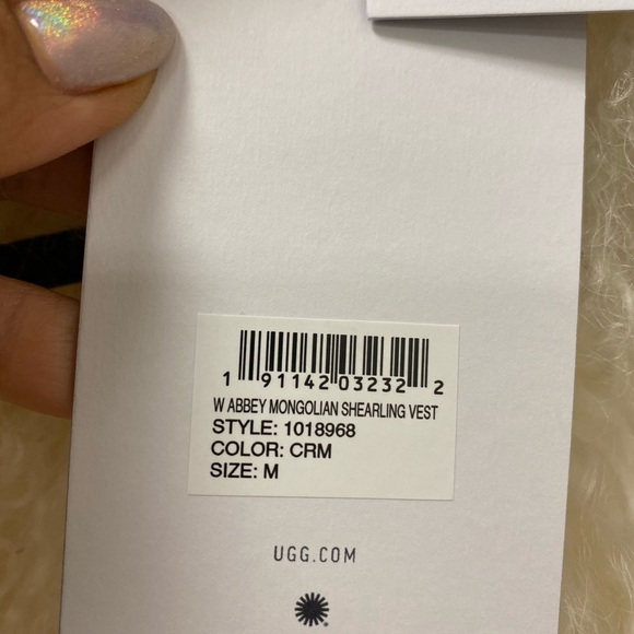 UGG Abbey Mongolian Shearling Vest - Picture 5 of 6